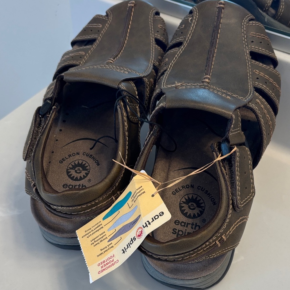 Earth Spirit NWT Men's Dark Brown Leather Fisherman Sandals